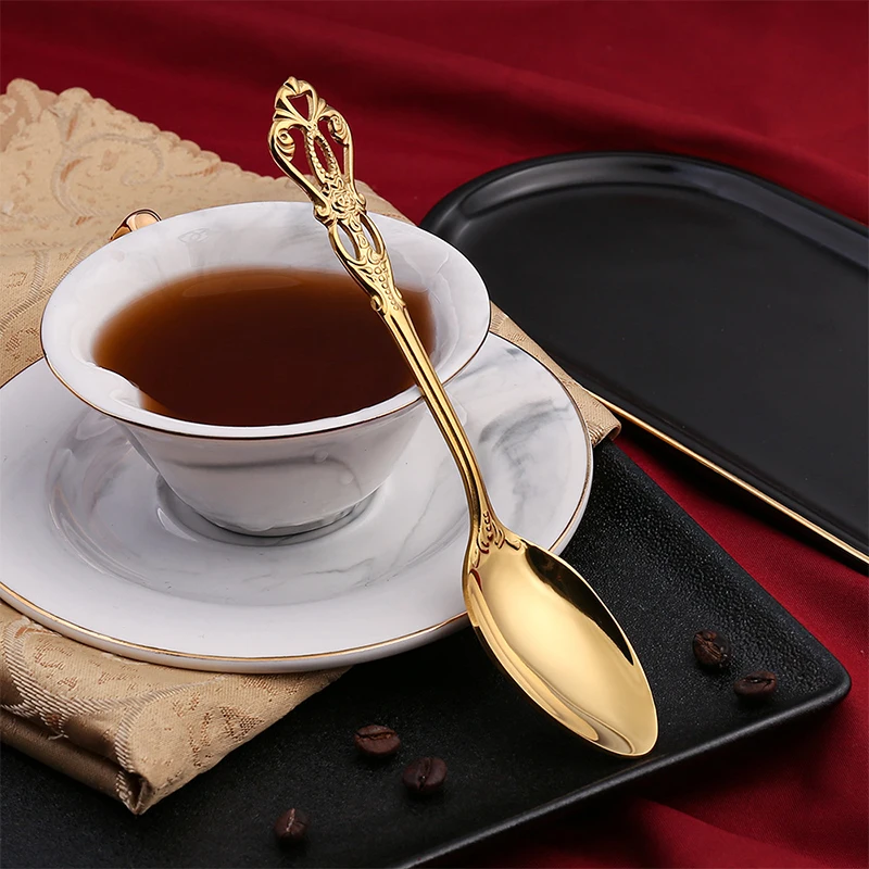

4/6pcs/Set Dinnerware Set Gold Cutlery 304 Stainless Steel Vintage Western Gold Plated Tableware Sets For Royal Hotel Banquet