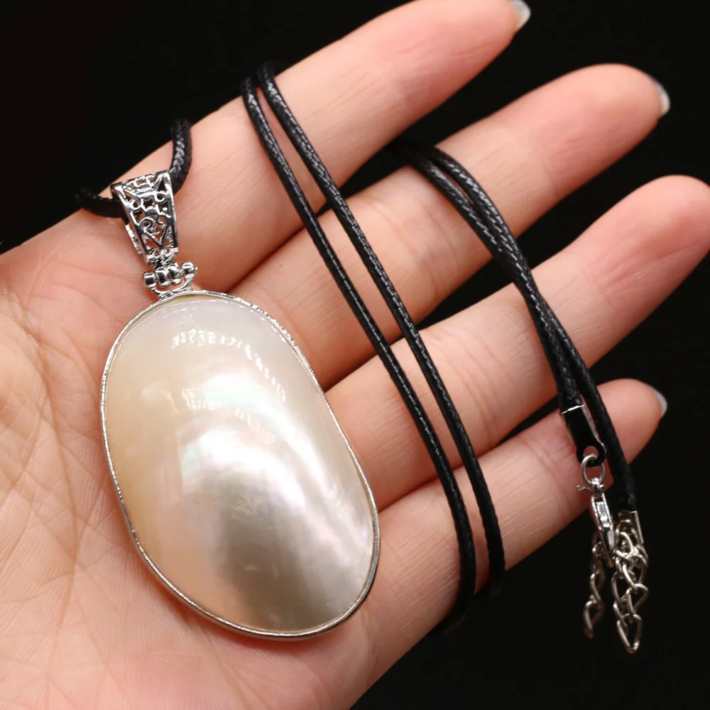 

Natural Shell Pendant Necklace Irregural Pearl Mother Shell Pendant Necklace for Jewelry Gift Length 55+5cm Size 30x50mm