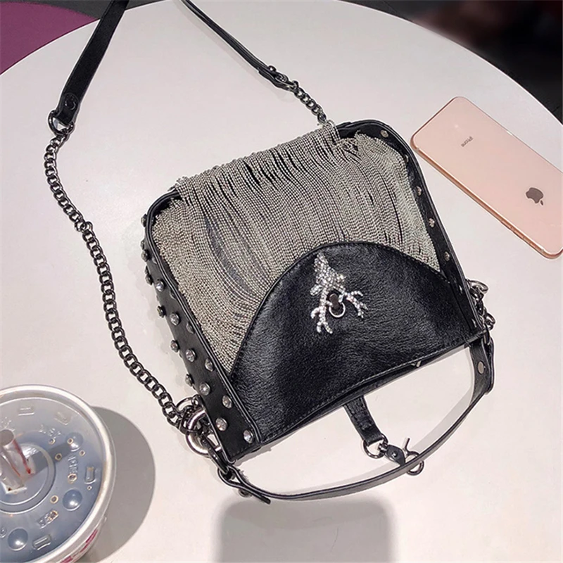 Женские сумки с кристаллами и оленями черные красные роскошные кисточками