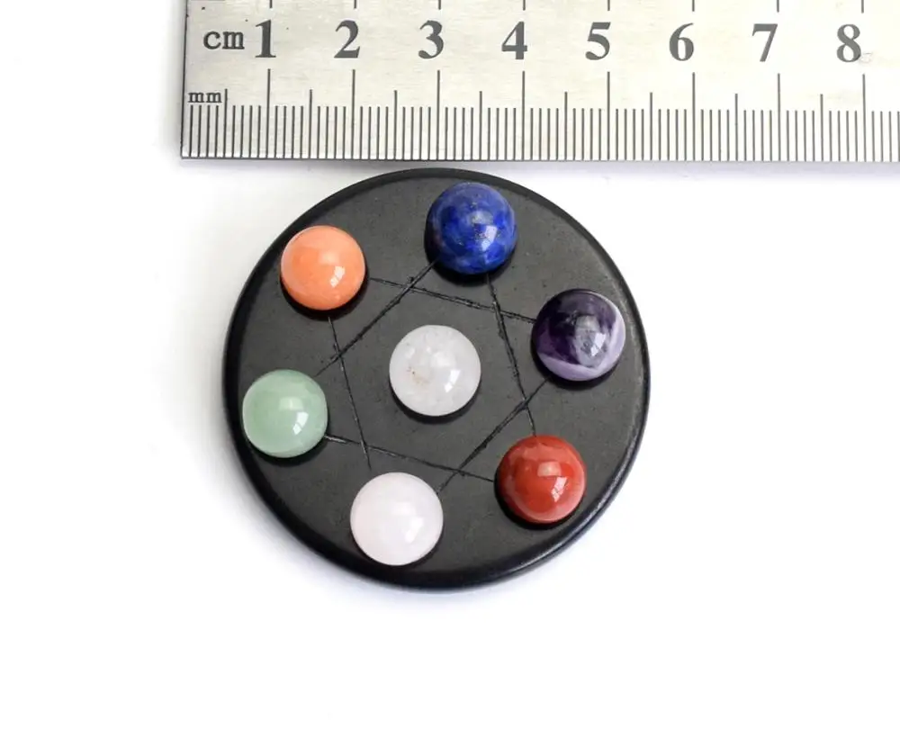 Натуральные полированные камни в виде чакр маленького размера резные кристаллы