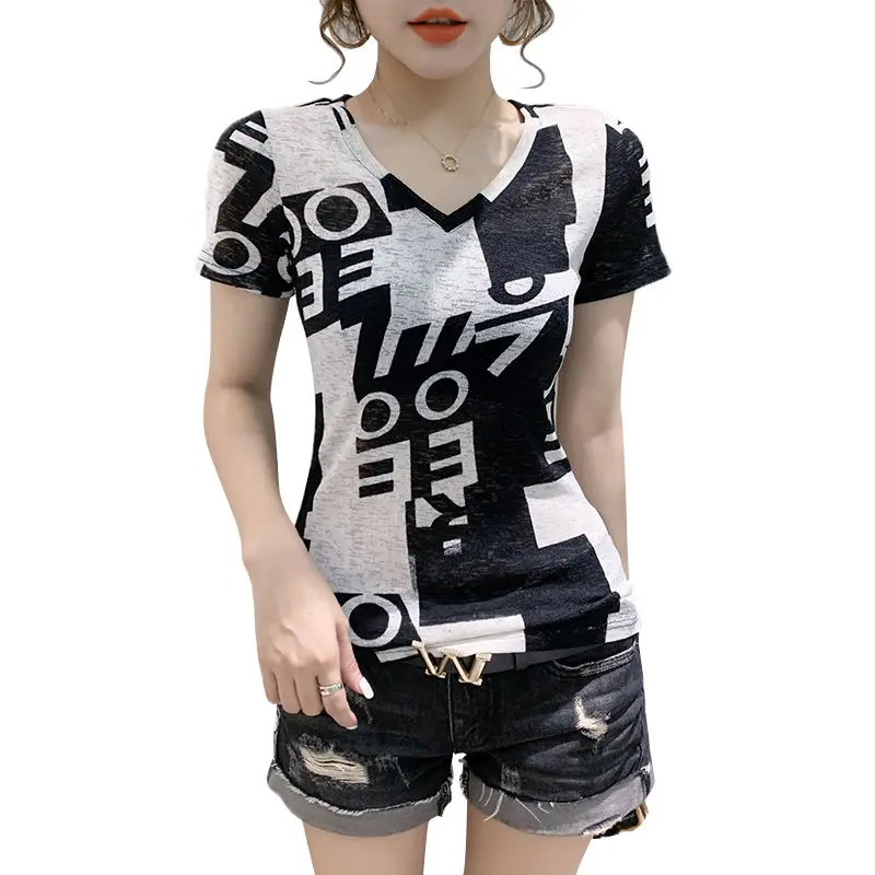 

European station printed v-neck short sleeve T-shirt women's 2021 summer new slim slim European Joker color bottoming shirt