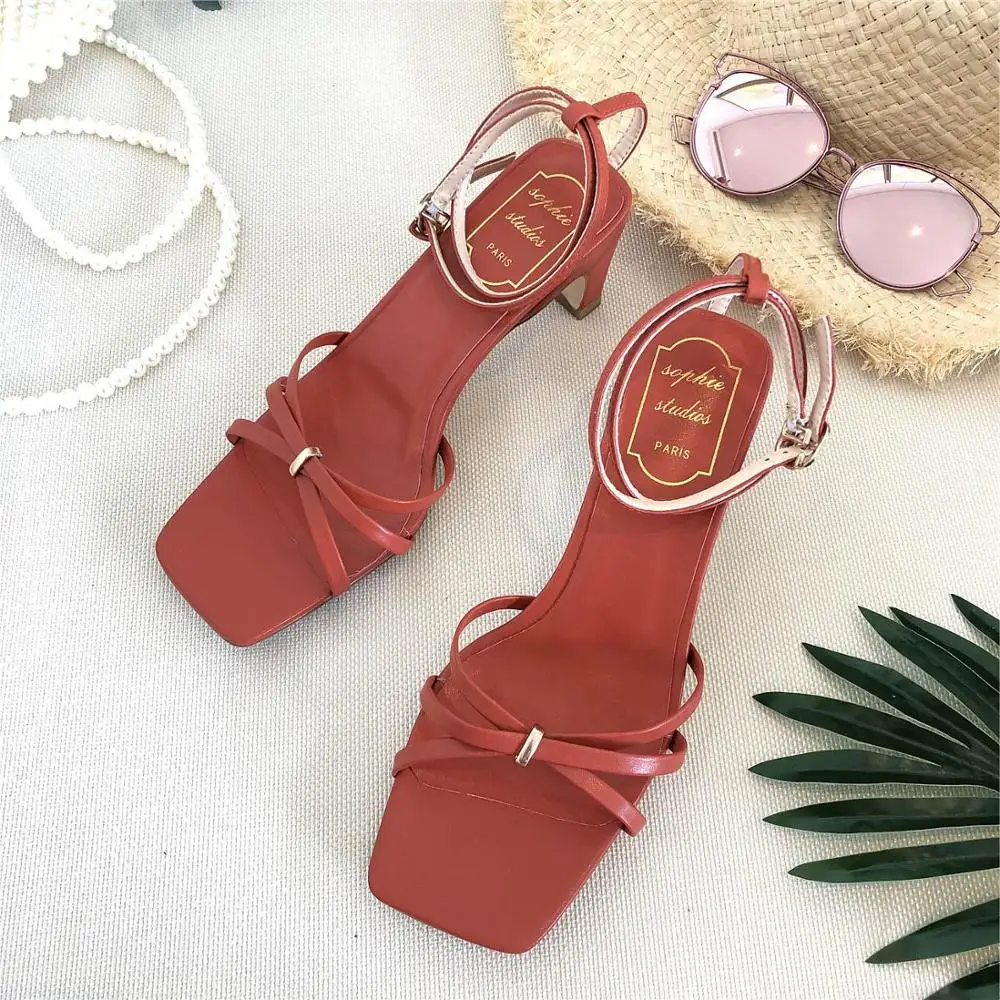 Женские босоножки на среднем каблуке с открытым носком в Корейском