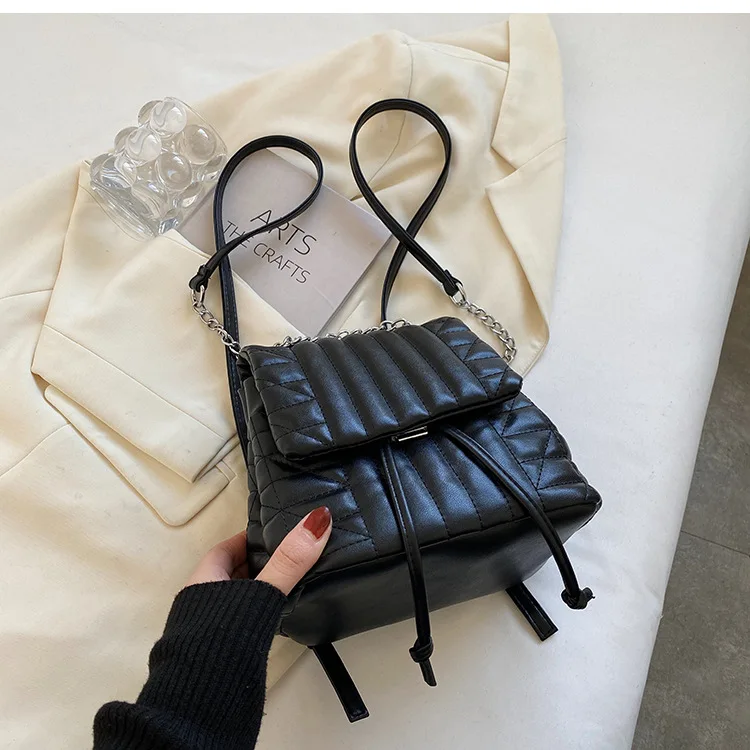 

Textured Ladies Small Backpack 2021 Winter New Trendy Wild Chain Bag Fashion Embroidery Thread Soft Surface Backpack