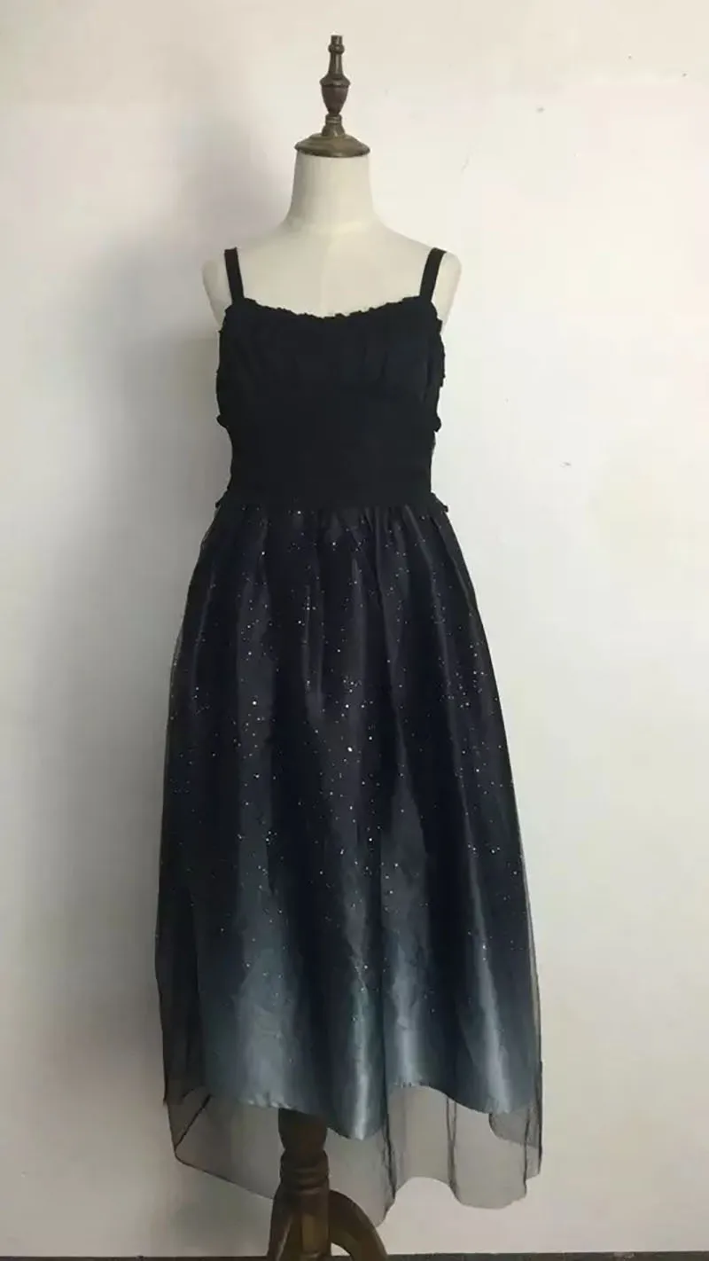 Женское Повседневное платье средней длины на бретельках черное с градиентом