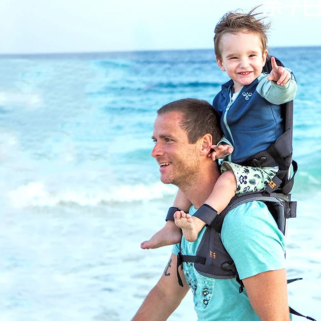 

Kids Outdoor Hiking Braces Foldable Shoulder Carrier with Backrest for Kids ages 6 months and 5 years can use baby braces