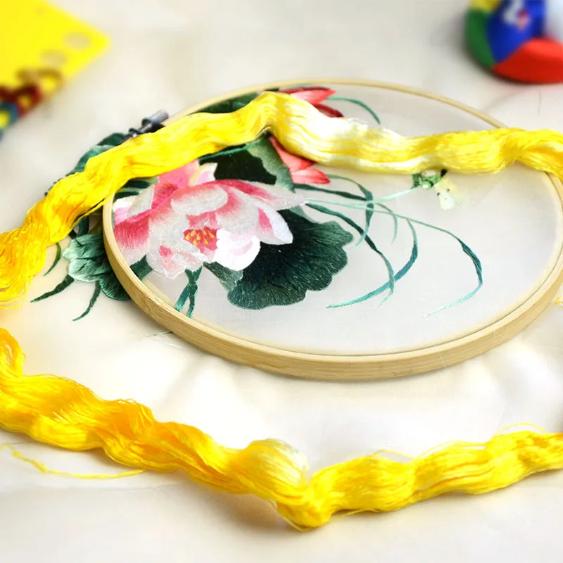 Высококачественная градиентная вышивка из 100% шелка Сучжоу шелковая ручная 24