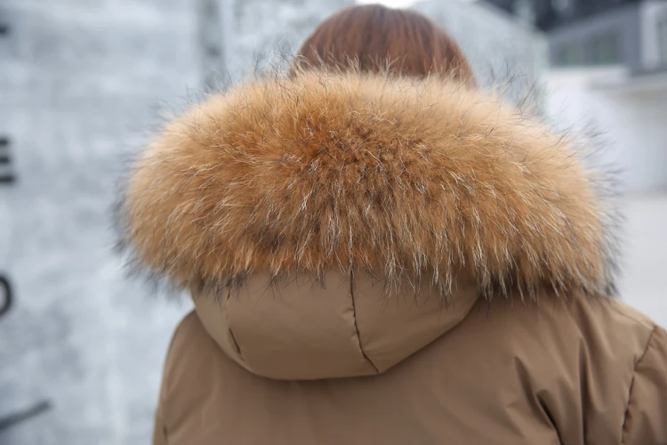 Женская короткая парка на утином пуху белая куртка большого размера с капюшоном