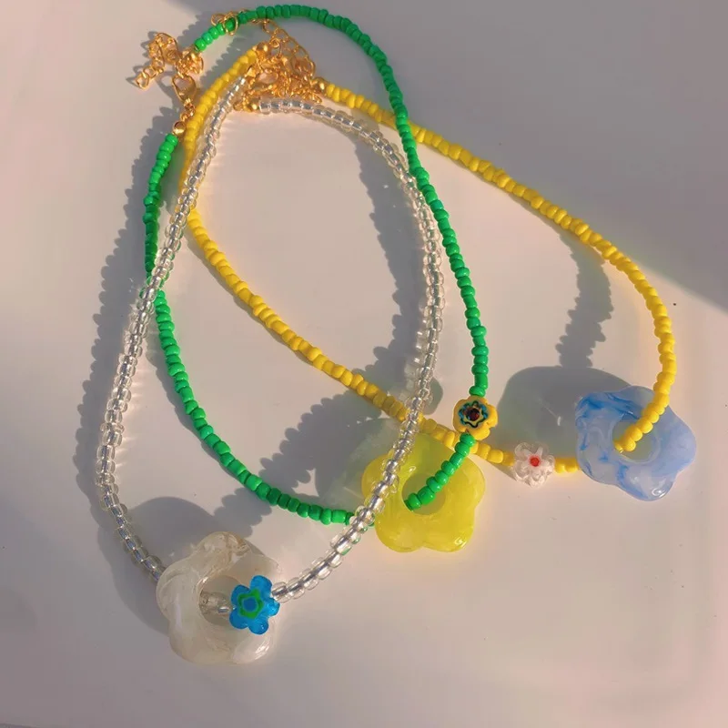 

Trend Flowers Colorful Shiny Resin Bead Choker Clavicle Chain Sweet Necklace For Women Girls Summer Vacation Jewelry 2021