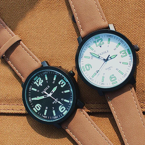 

Fashion Men Women Glow in The Dark Faux Leather Strap Quartz Sport Wrist Watch