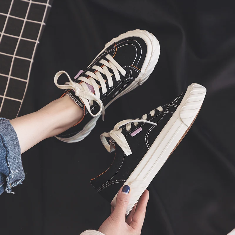 Женские стильные кроссовки яркие цвета модные парусиновые туфли на толстой