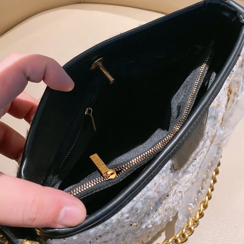

2021 spring and summer new fashion women's high-quality casual portable shoulder bag