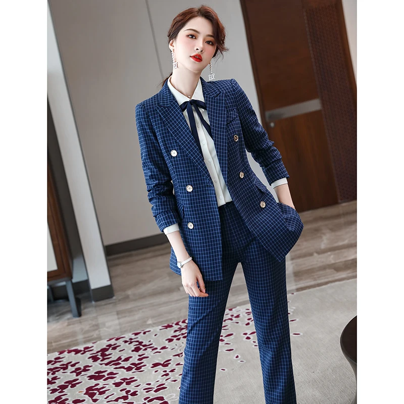 Женский деловой костюм двубортный Блейзер темно синий и бежевый клетчатый