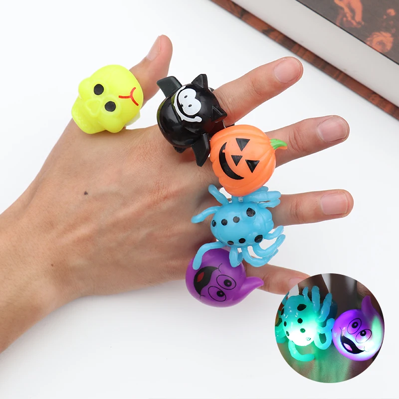 

Pumpkin Lantern Skull Bat Luminous Ring Halloween Props Supplies Plastic Halloween Day Night Glowing And Ring Party Accessories