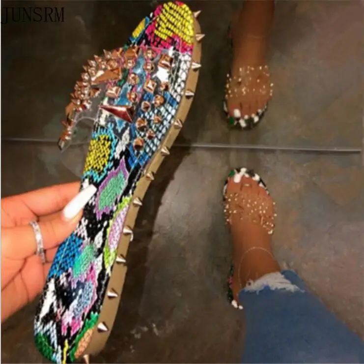 

2021 ladies plus size outdoor beach slippers spring new rivet flat snakeskin pattern female sandals and slippers