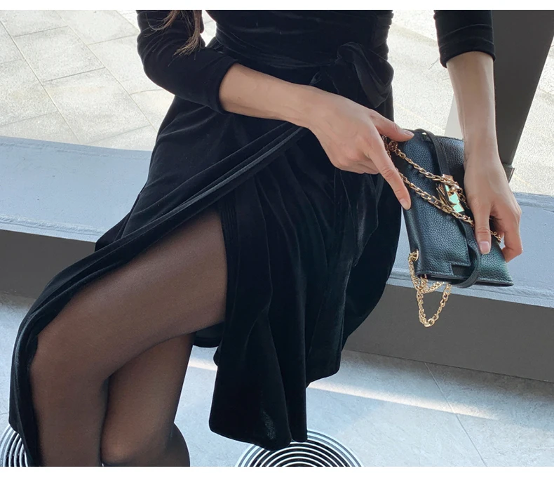 

2020 Winter V-Neck Long Sleeved Casual Black Vestidos Midi Velvet Loose Sashes Women's Dress