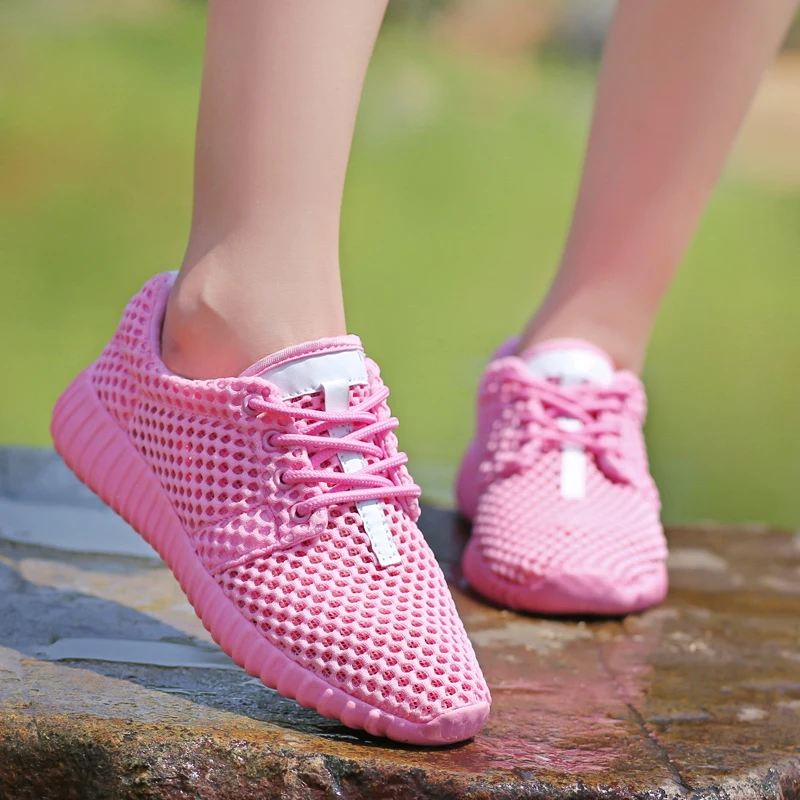 

2020 Sports Shoes for Men Women Mesh Breathable Ultra Light Soft Casual Running Shoes