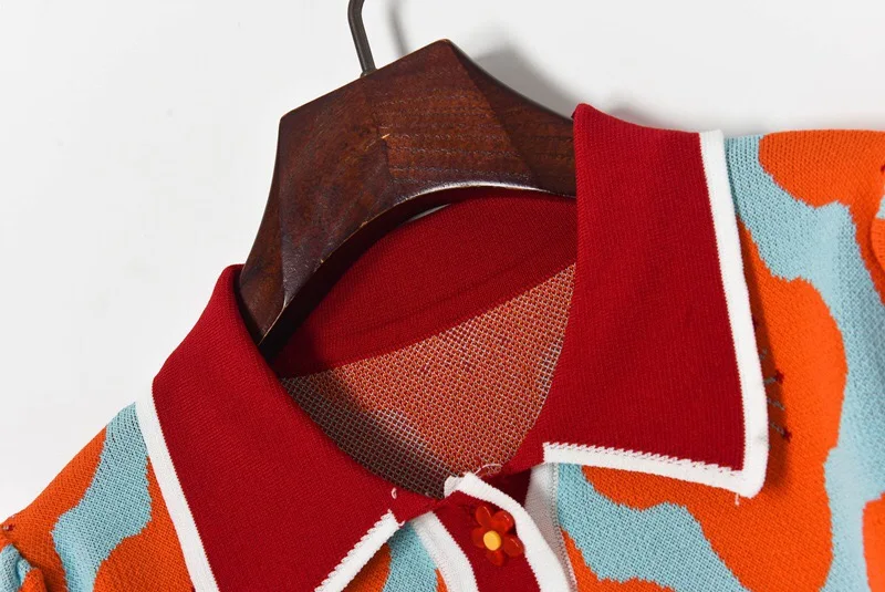 Женский жаккардовый укороченный топ с отложным воротником цветными