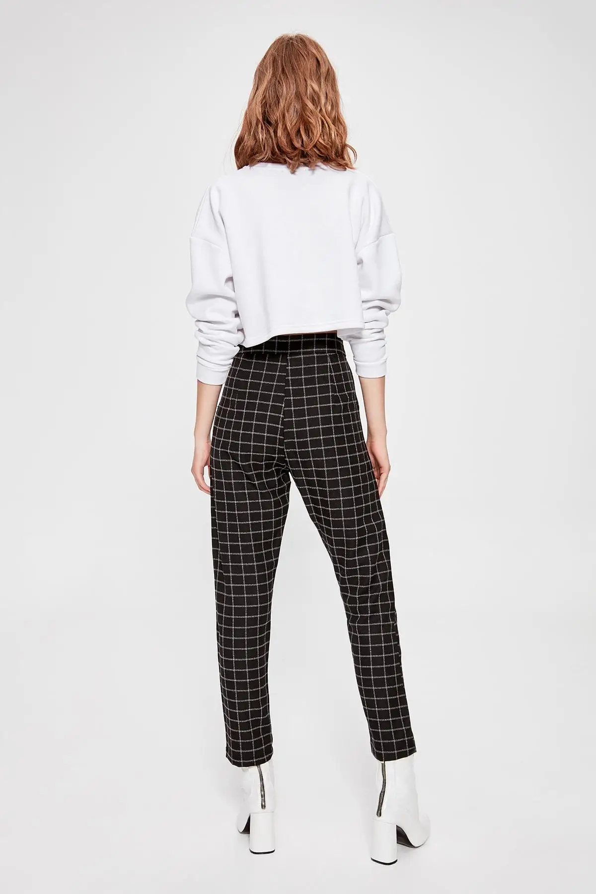 Trendyol черные клетчатые брюки TWOAW20PL0103
