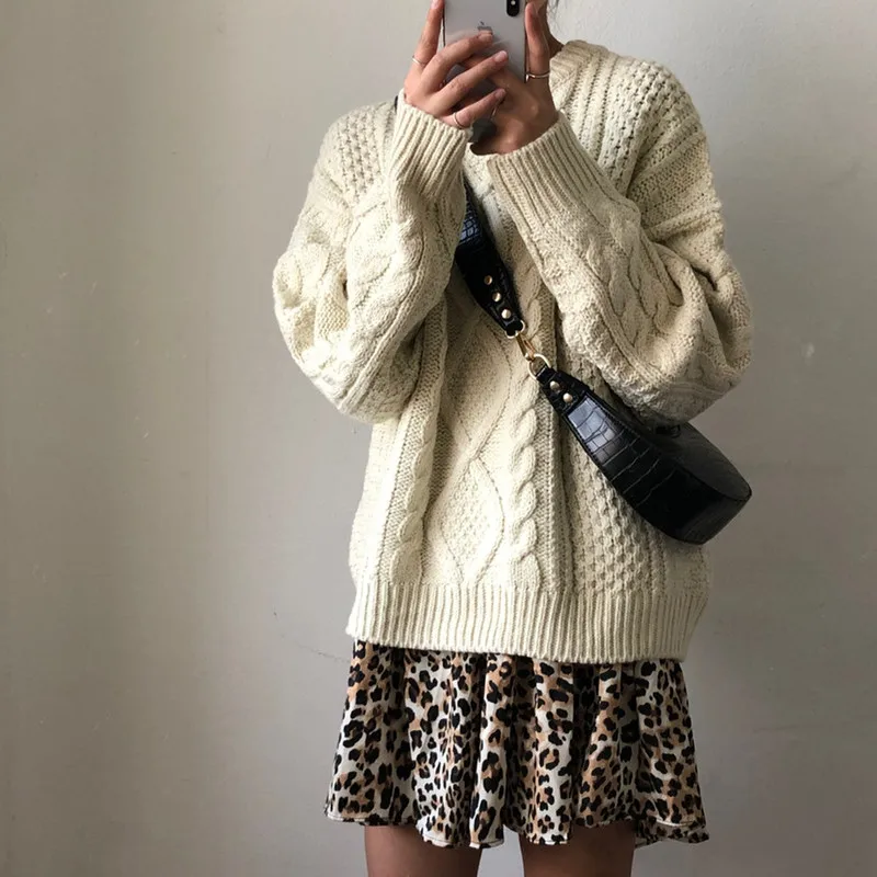 

대한민국 동대문 Winter Autumn Ladies Sweater O Neck Knitted Solid Color Korean Vintage Twist Long Sleeve Casual All-Match Pullover