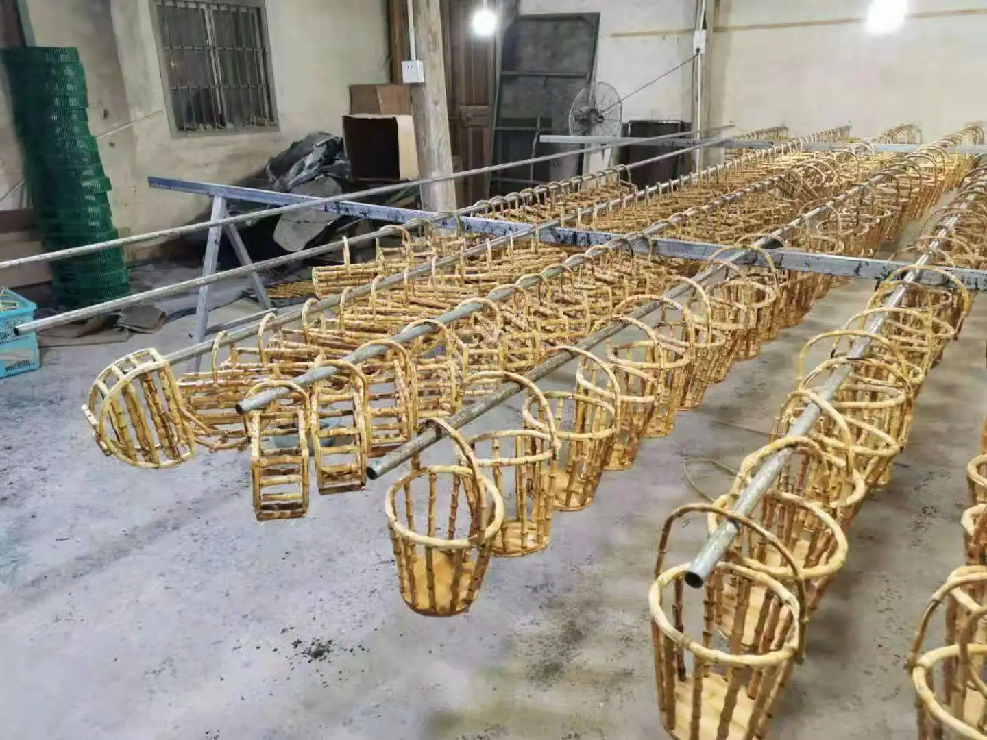 

Bamboo Woven Bag with Tassels for Ladies Semi-circle Bamboo Root Bag with Hand Gift Woven Handbags Ins Straw Bag Beach Totes sac