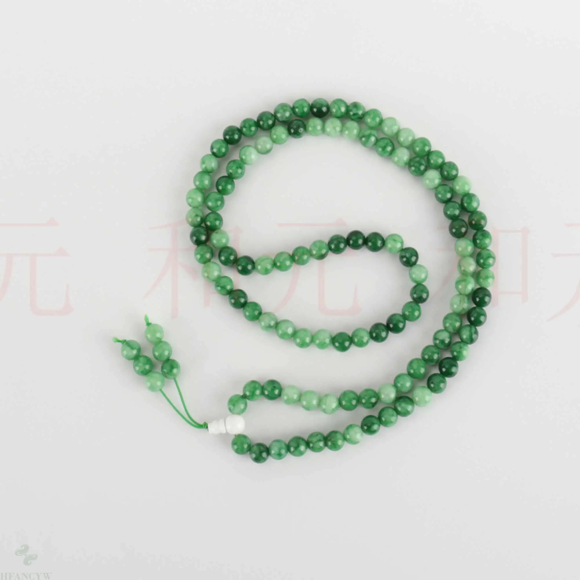 

8mm 108 knot natural Green jade bead Tridacna white bracelet Blessing Lucky spread All Saints' Day Pray Meditation Glowing