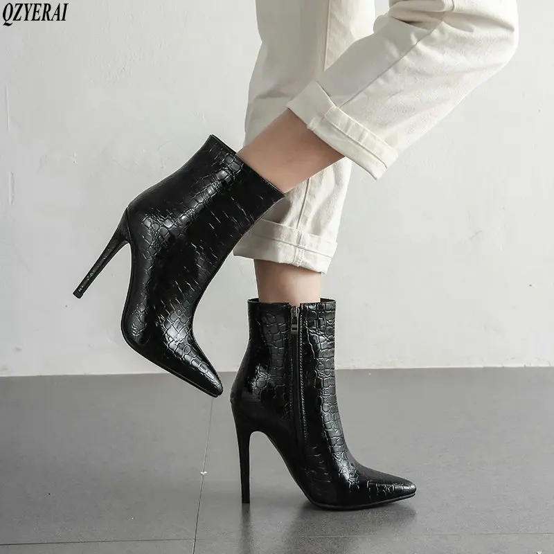 Женские ковбойские ботинки черные кожаные с острым носком на каблуке Осень-зима