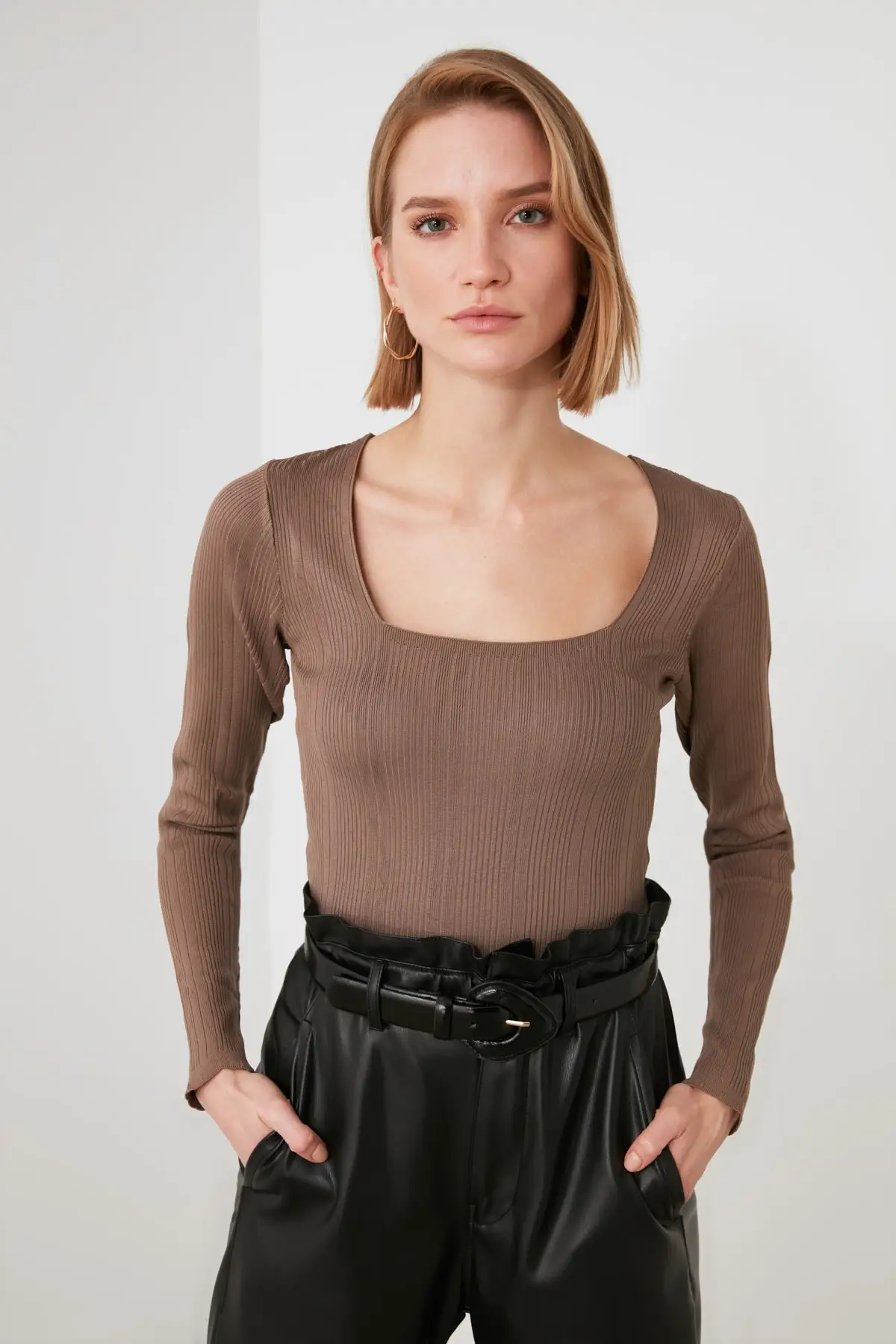 

Trendyol Square Collar Knitwear Sweater TWOAW21KZ2529