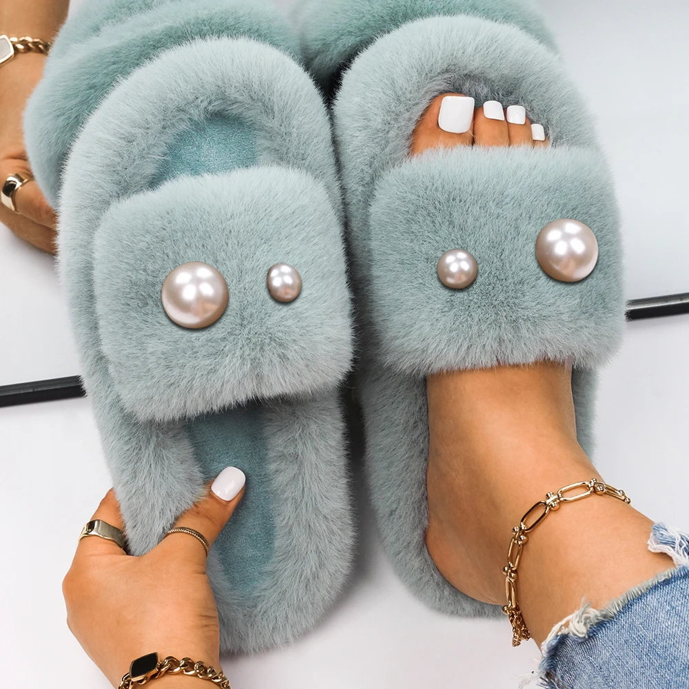 

Faux Fur Fluffy Slippers for Women Custom Winter Warm Luxury Shining Pearl Fur Sandals Slides Flip Flops Newest Designer Shoes