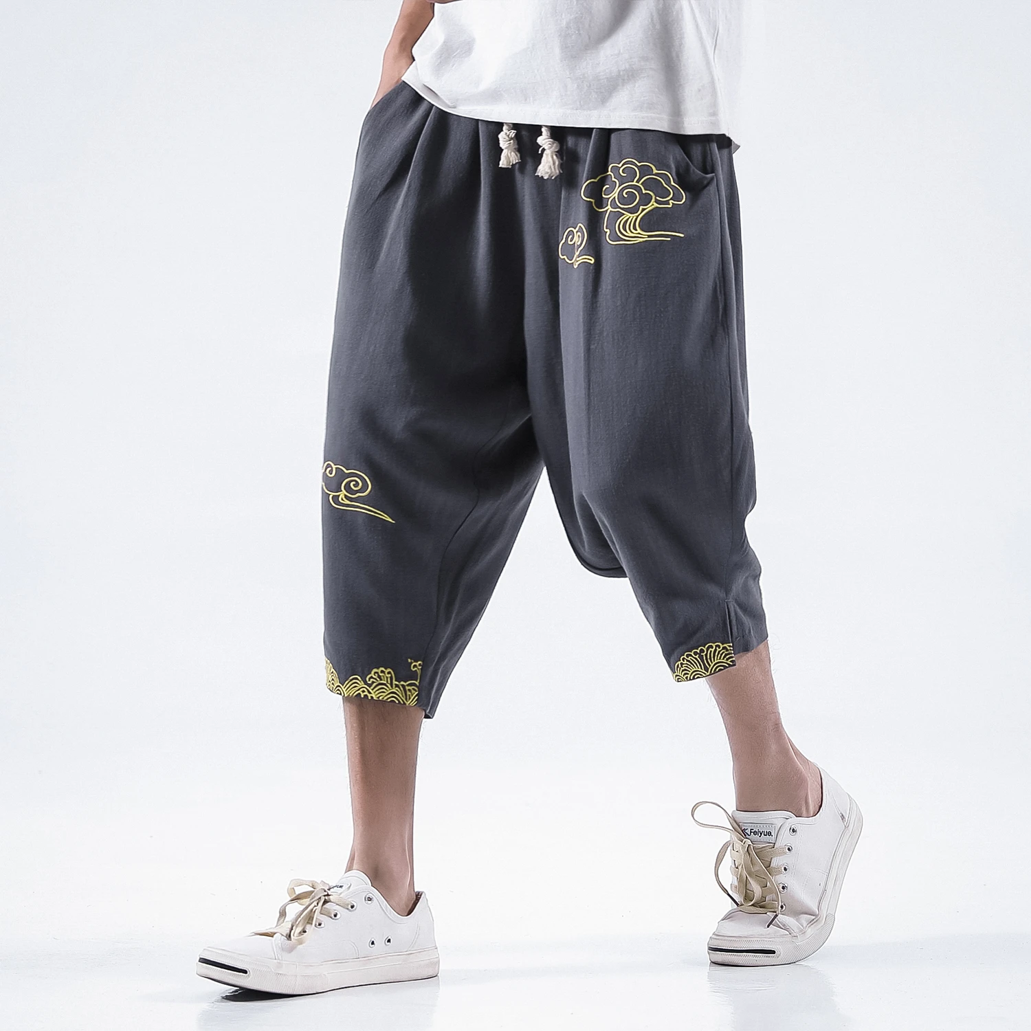 

2021 Summer Chinese Style Cropped Trousers Lucky Cloud Embroidery Baggy Harem Pants Harajuku Plus Size Bloomers Men Clothing