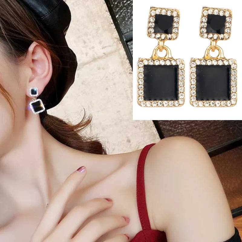 Женские квадратные серьги с черным камнем роскошные геометрические золотого