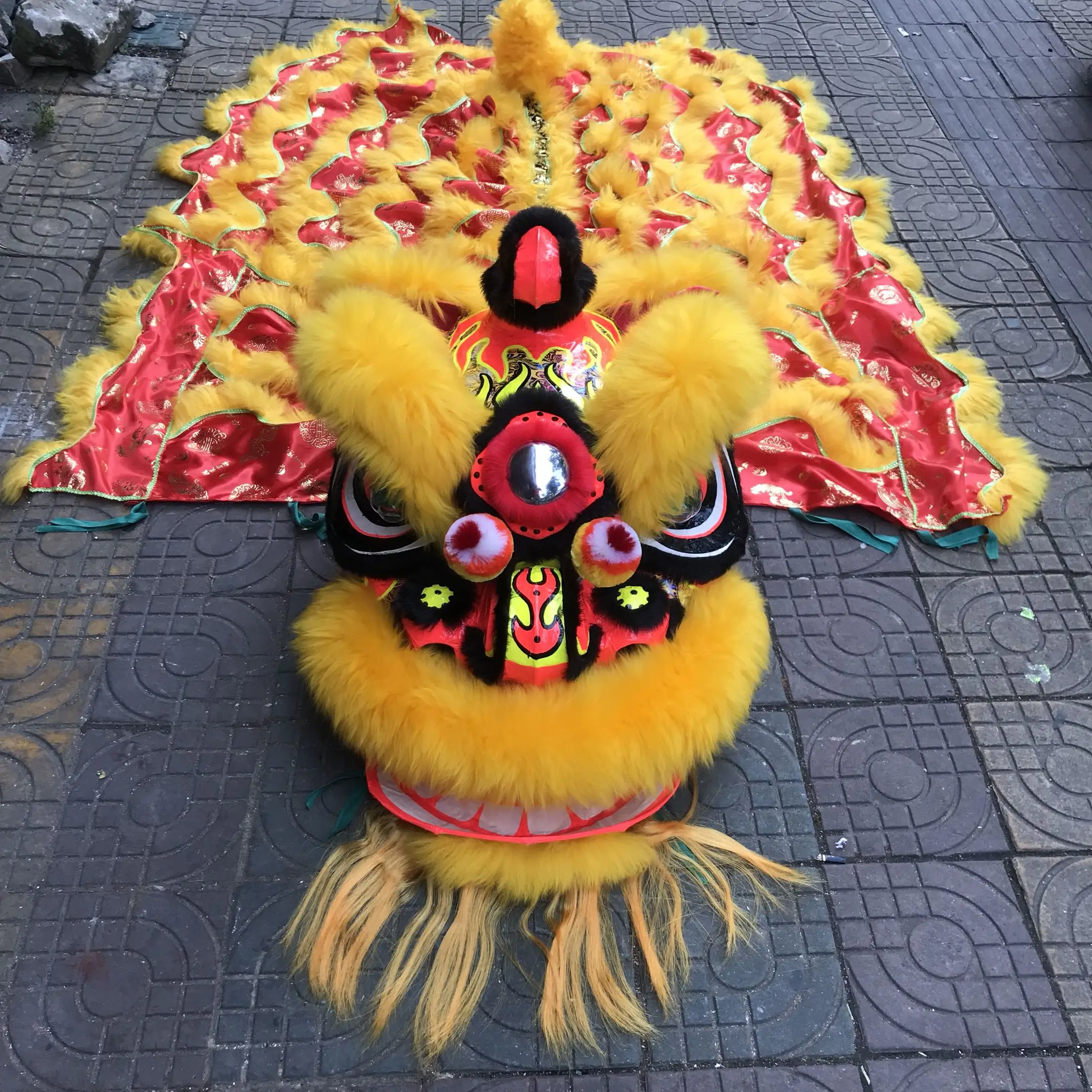 

Wool Lion Dance Mascot Costume Wool Chinese Folk Art Southern Lion Two Adults Cosplay Fancy Dress Advertising