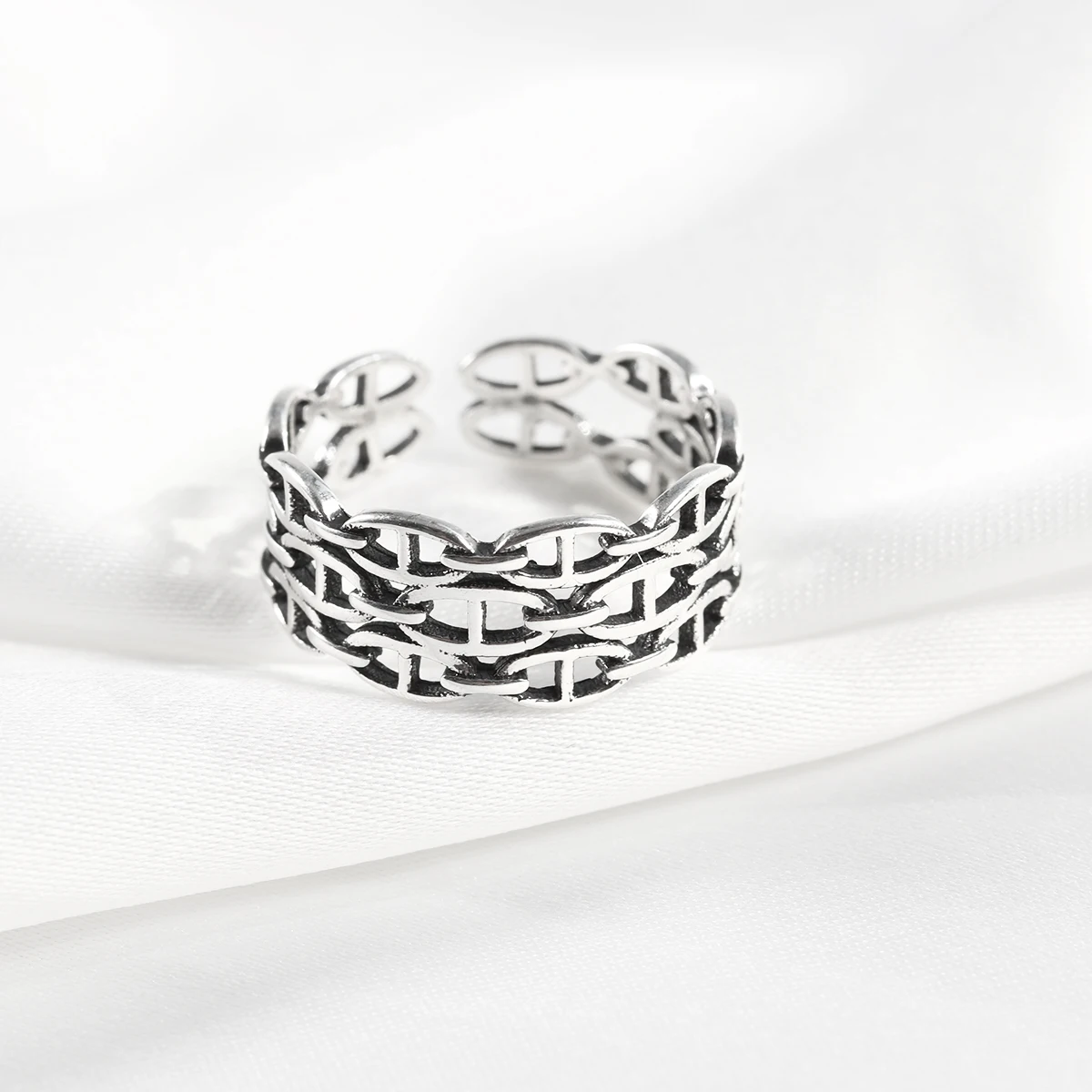 Женское кольцо с сеткой в оплетке из серебра 925 пробы | Украшения и аксессуары