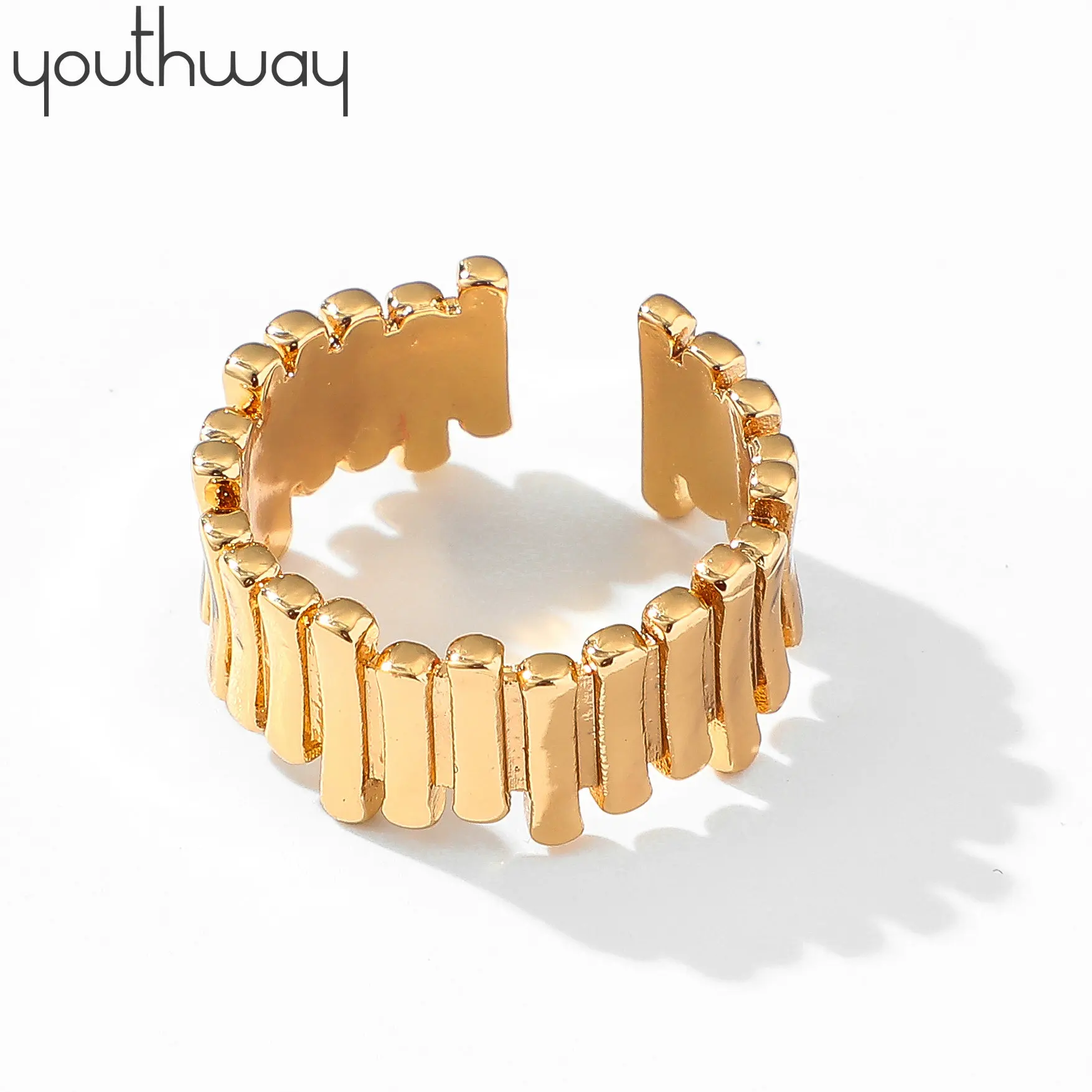 Женское кольцо с геометрическим узором INS золотистого цвета из латуни вечерние