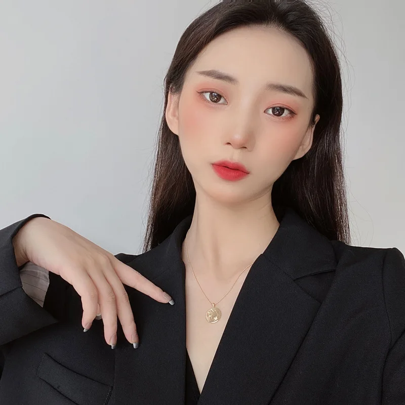 

Light luxury design versatile Necklace net red female accessories female clavicle chain simple fashion net red advanced gift
