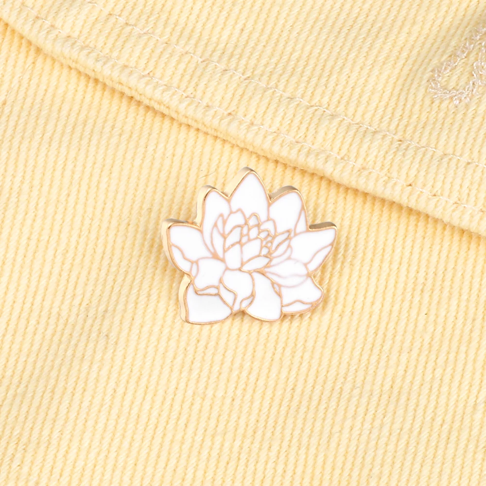 

Glamourous Golden Pattern Flower Badge Brooch Flower Plant Enamel Pins Bag Shirt Lapel Collar Pin Fashion Jewelry Women Men Gift
