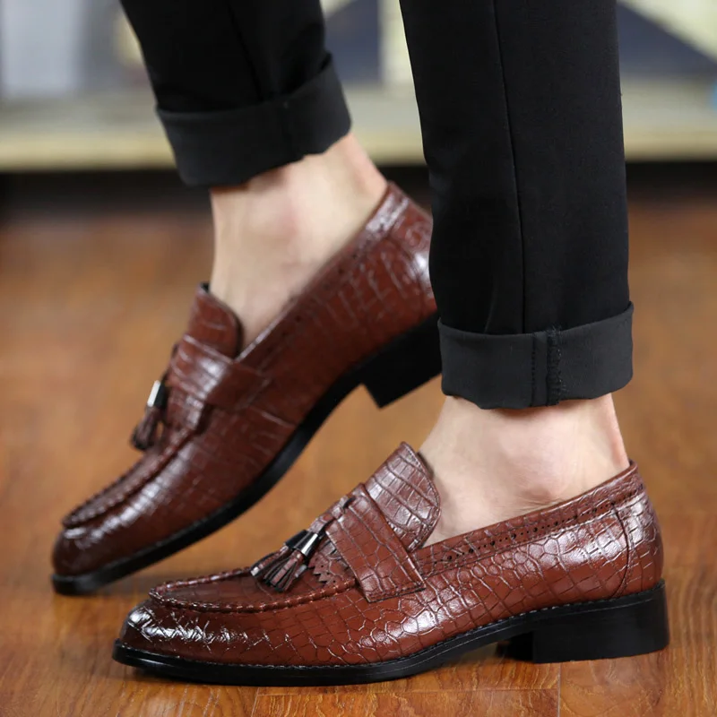 

Men Shoes High Quality genuine Leather Men Loafers Shoes Vintage Tassel Men Slip On Outdoor Oxford Shoes Mocassin Homme Delocrd