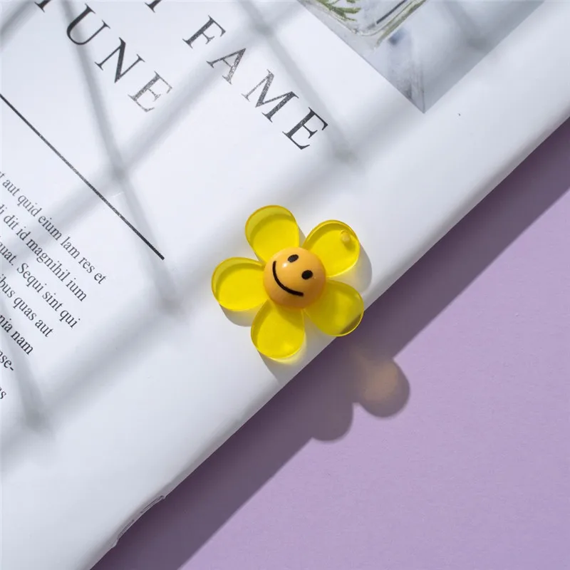 

1 Pcs Cute Sunflower Color Acrylic Mask Hanging Neck Chain Pendant Cute Anti-lost Rope Mask Accessories New Arrivals Decoration