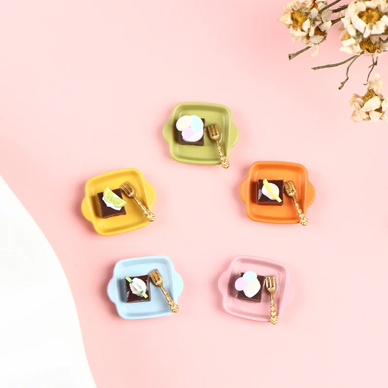 

1/12 DIY Simulation Chocolate Fruit Food Dessert Tray Miniature Pretend play Kitchen Toy Doll House Accessories Baby Gift