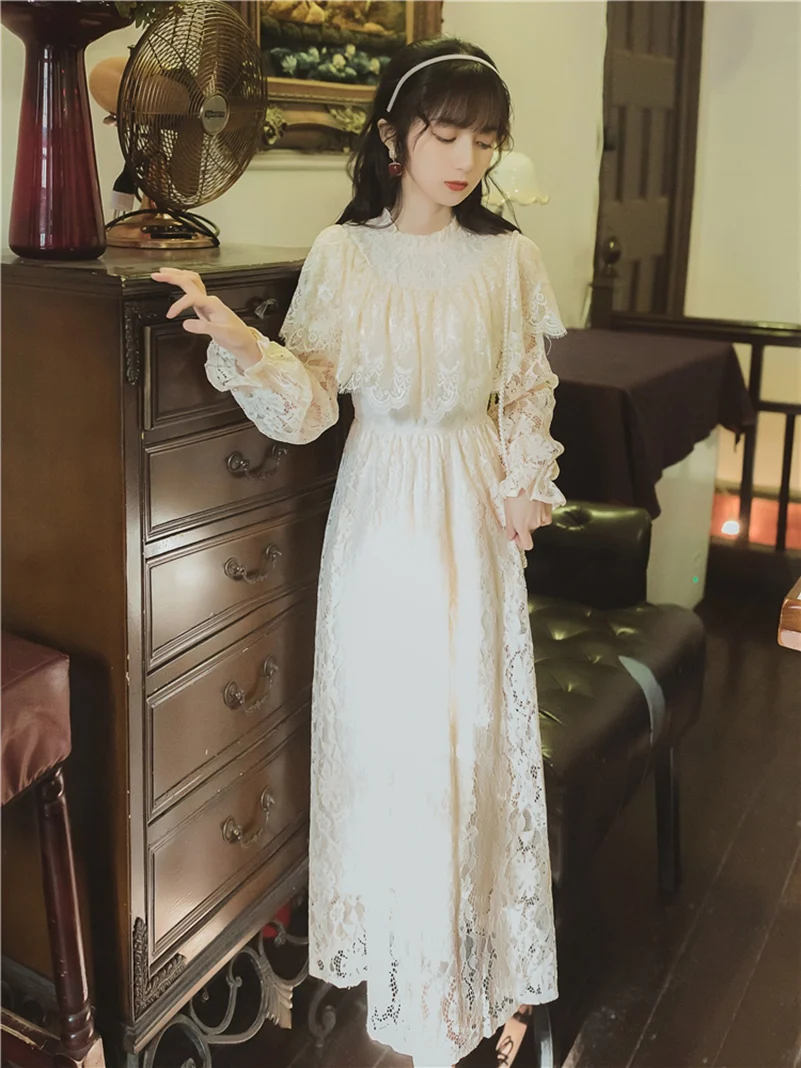 Женское кружевное платье с воротником стойкой тонкое облегающее длинным рукавом