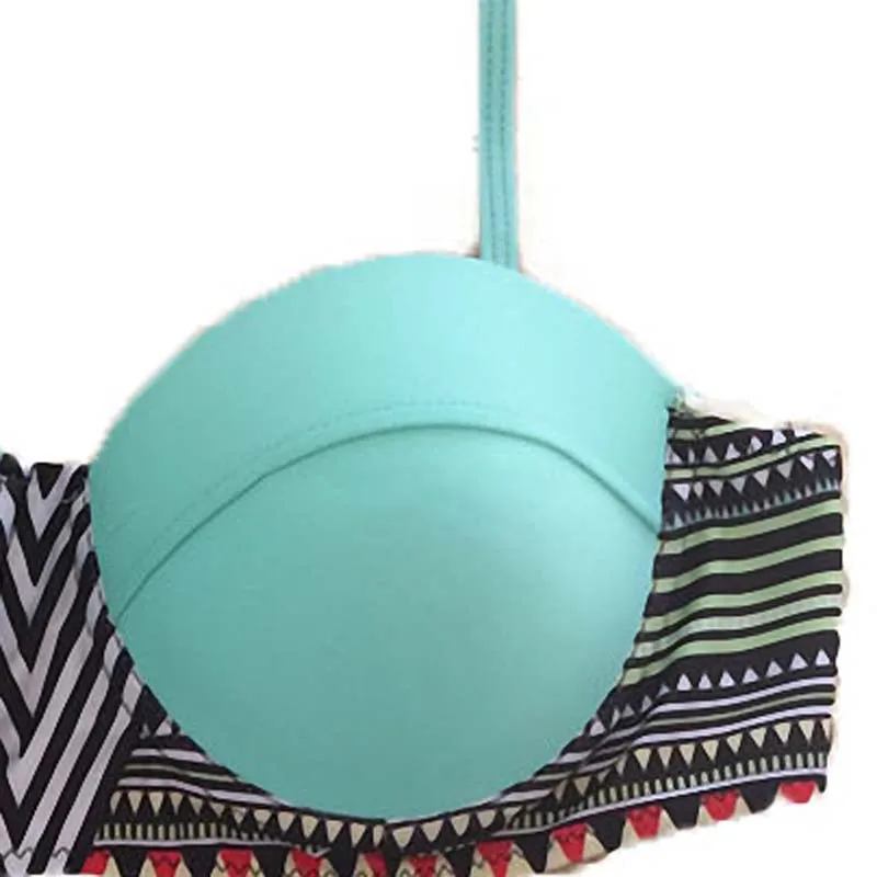 

Paotang Will Be Available In Winter 2020 With Poly Chest Abstract Pattern Printing Hemisphere Bikini Swimsuit With Steel Bra Pad