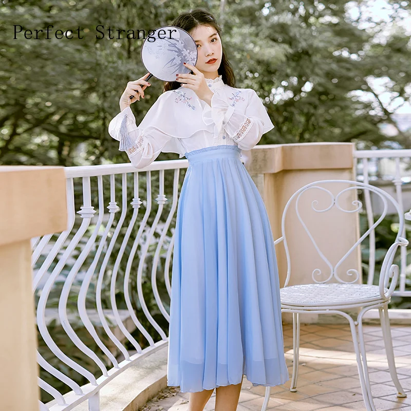 Женское шифоновое платье с воротником-стойкой длинное цветочной вышивкой