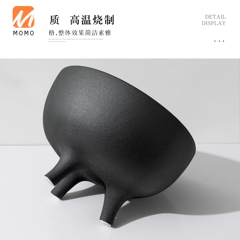 

Rzone Modern Simple Black and White Ceramic Vase Frosted Abstract Triangle Tripod Pot Soft Furnishings Living Room Decoration TZ