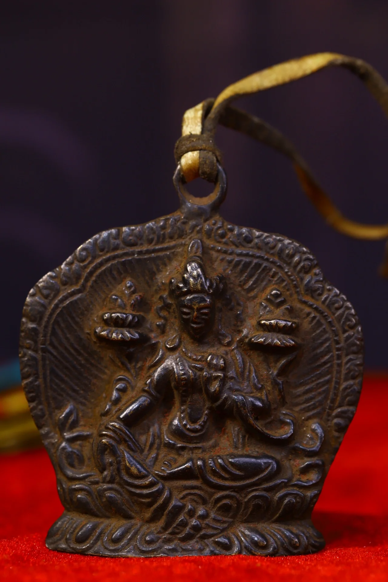 

3 "Тибетский буддизм старая бронза гравировка ЗЕЛЕНАЯ ТАРА статуя бодхисаттвы амулет кулон городской дом Экзорцизм