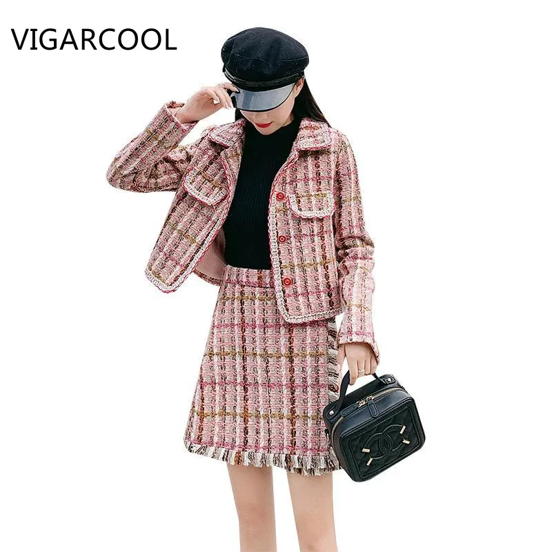 

Французская высококачественная искусственная женская новая зрелая Элегантная Маленькая Ароматизированная куртка + необычная юбка с бахро...