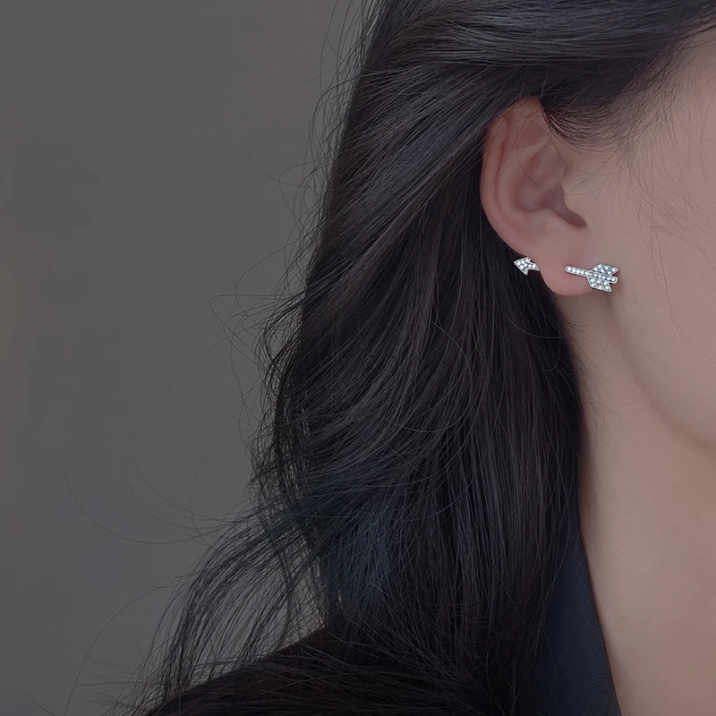 

925 Sterling Silver Personalized Arrow Earrings for Women 2021 New Trendy Simple Stud Earrings Normcore Style Temperament Petite