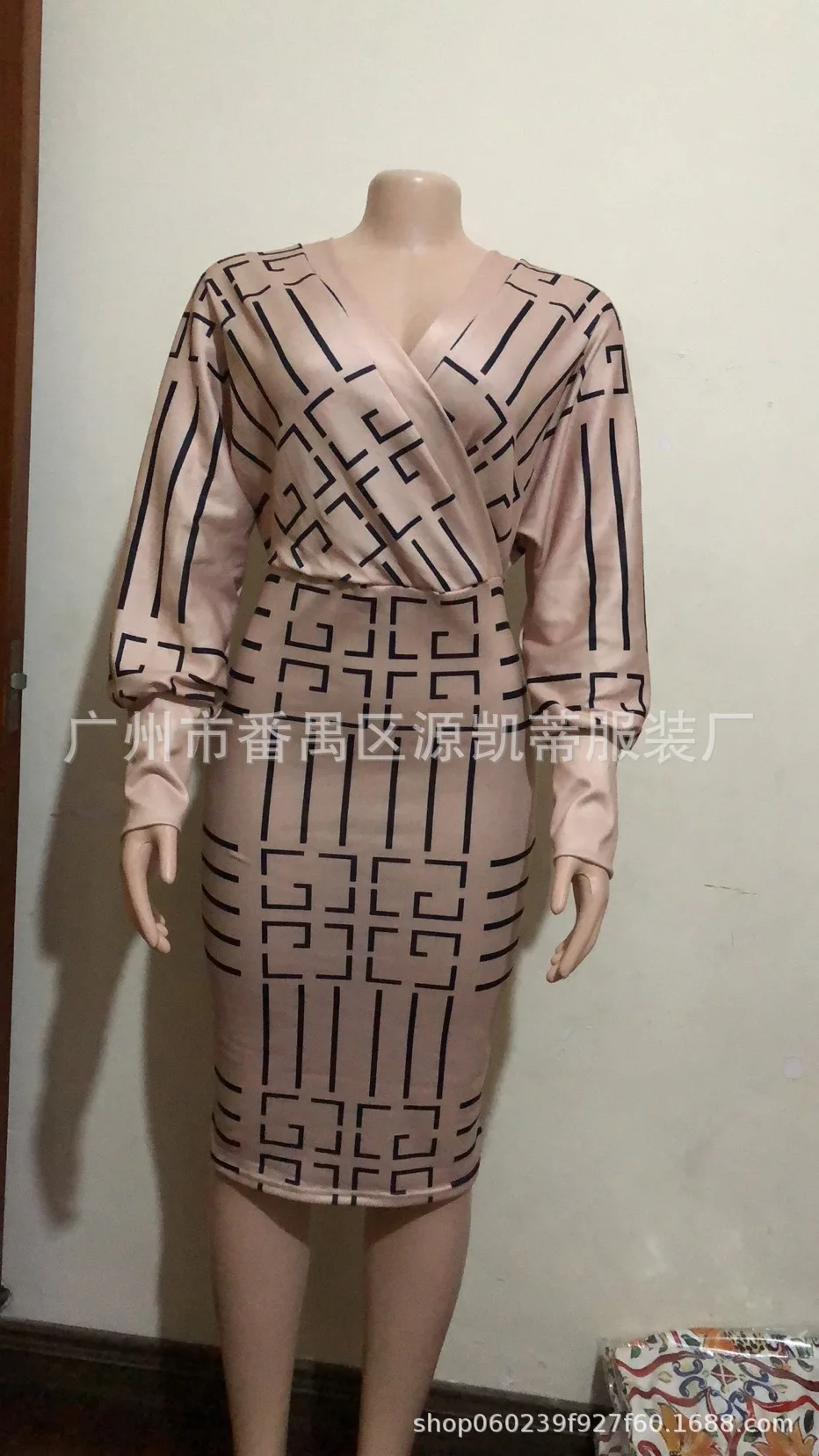 

Sexy Elegant Dress Women 2021 Autumn Vintage Mature Fashion Deep V-Neck Full Sleeve Women High Waist Thin Pencil Midi Dress