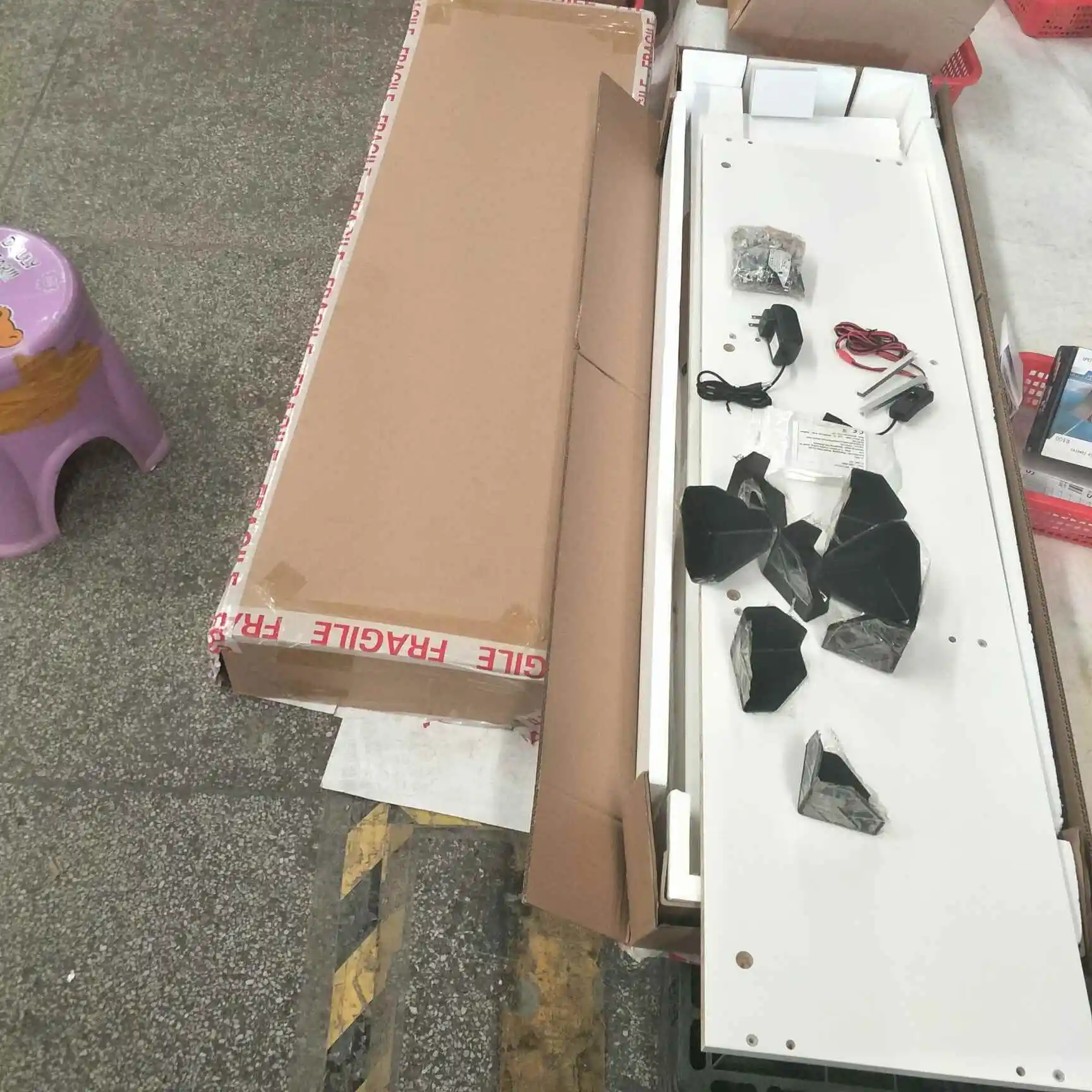 

Modern TV Unit 130cm TV Stand Cabinet High Gloss Front & Matt Body Led Lights Living Room TV Cabinet Stand Household Decoration