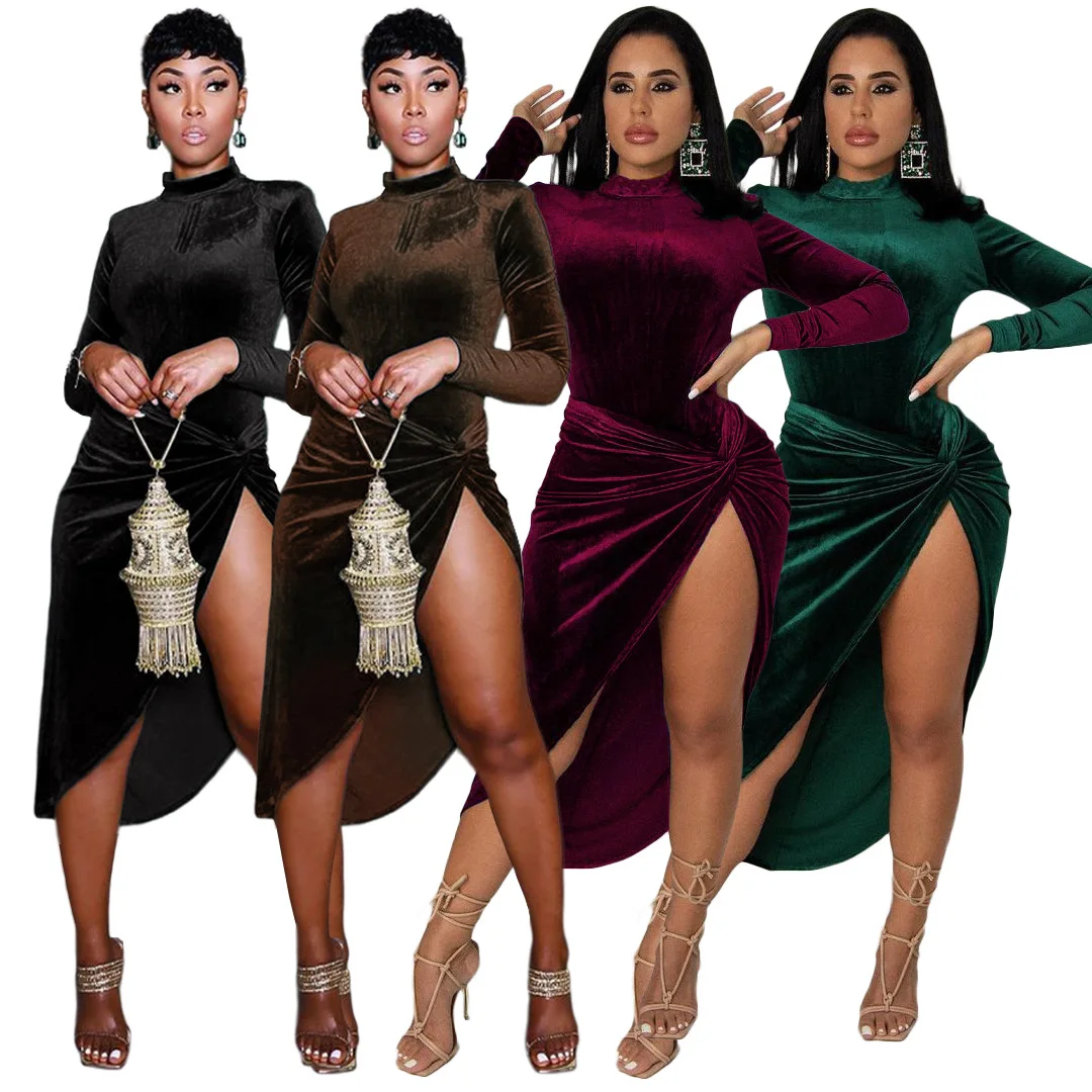 

Женское бархатное платье с разрезом сбоку, длиной до середины икры