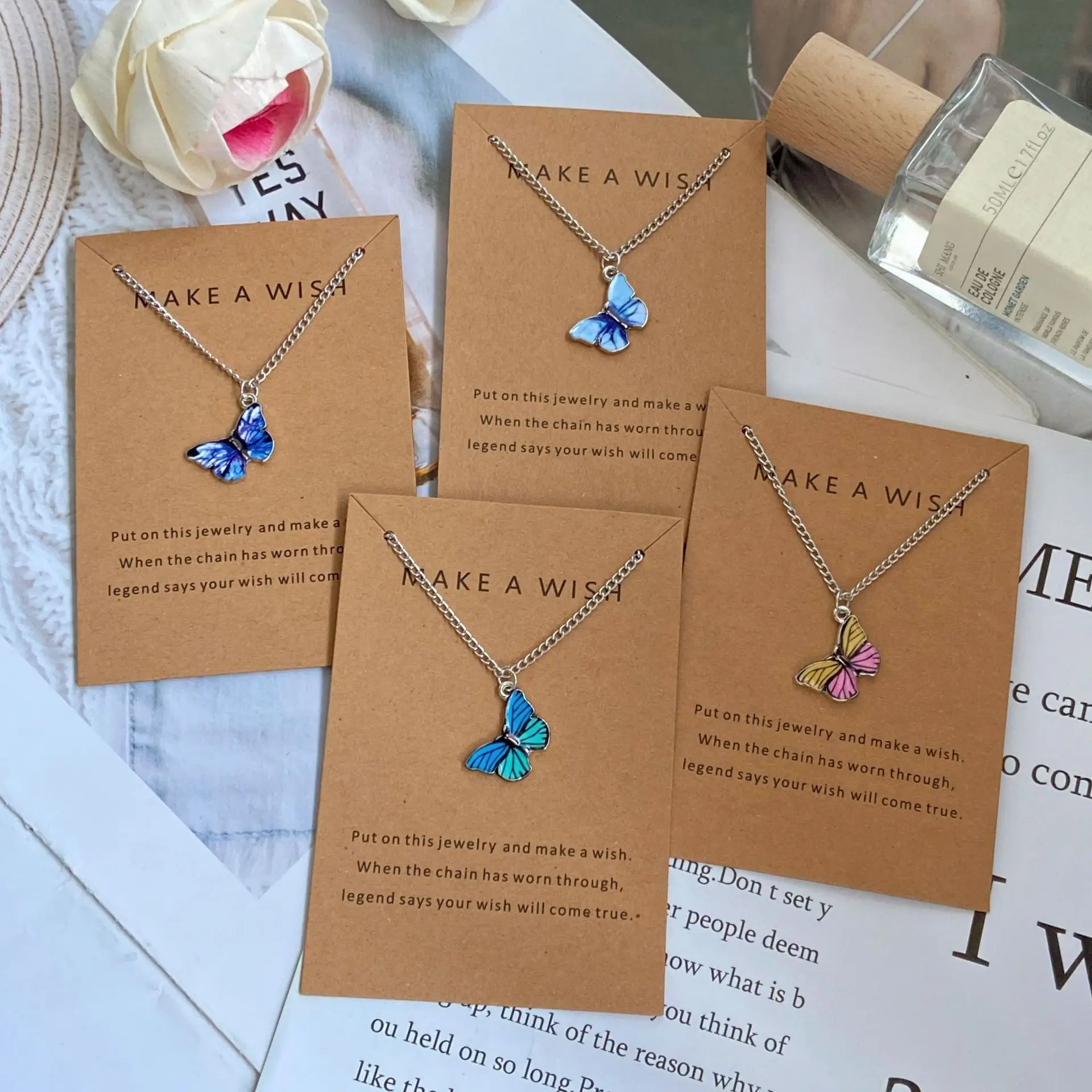 

Fashion Fritillary Butterfly Pendant Acrylic Necklace for Women Gold Plated Chains Clavicle Choker Jewelry Gift Party New