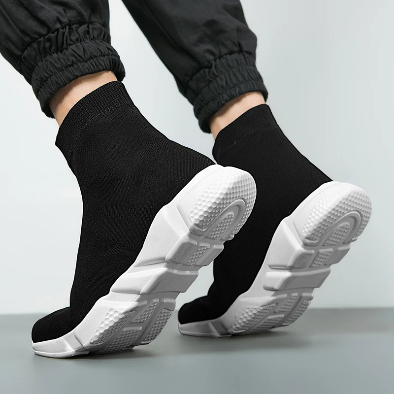 High Top Mens Shoes Sports Sock Shoes Women Socks Sneakers Men Running Shoes Couple Winter Boots Plush Soft Comfortable Trainers